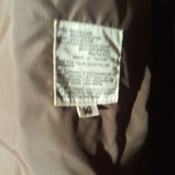 Elegant Women's Long Puffer Coat - Picture 4 of 5